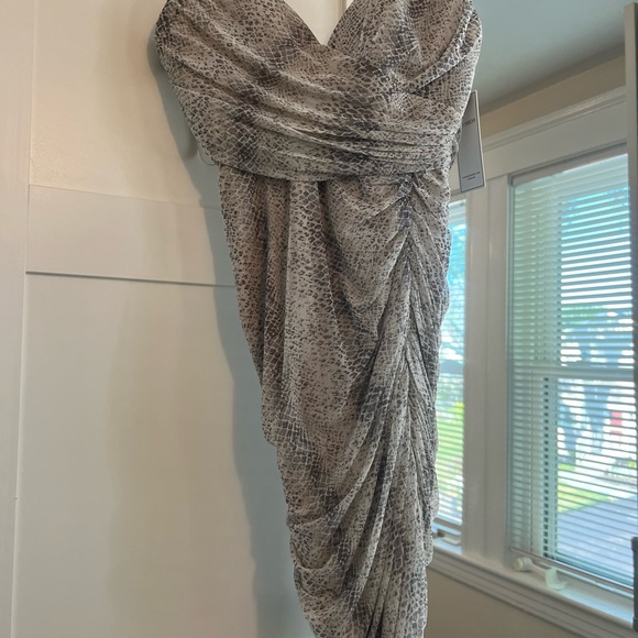 NWT snake print trendy bodycon - Picture 2 of 3
